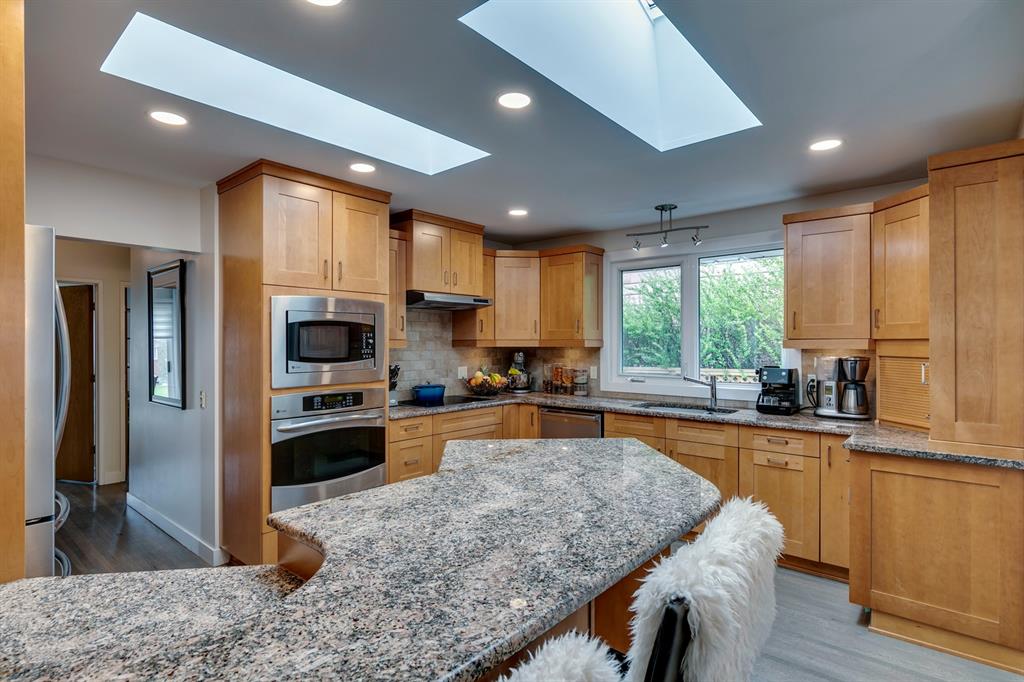 Listing A2046799 - Large Photo # 5