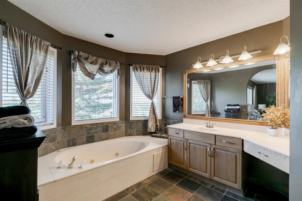Listing A2046889 - Large Photo # 14