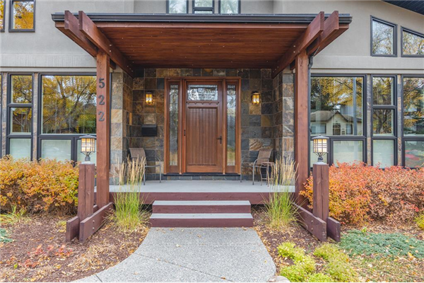 522 28 Avenue NW, Calgary