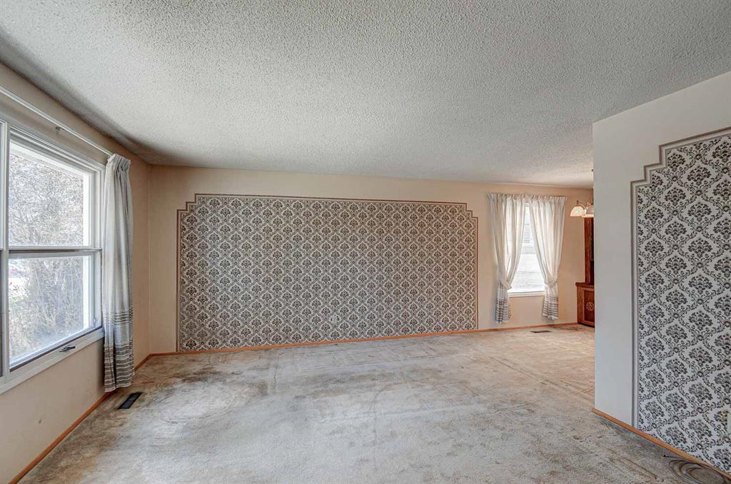 Listing A2047768 - Large Photo # 3