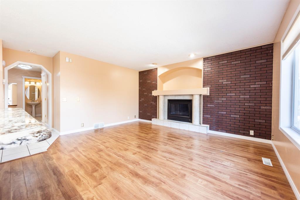 Listing A2048433 - Large Photo # 13