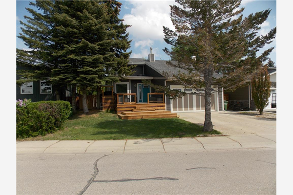 101 Rideau Close SW, Airdrie