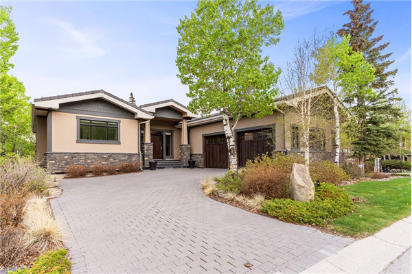 13 Spring Valley Lane SW, Calgary