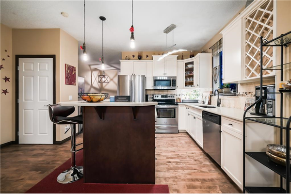 110 Evercreek Bluffs Place SW, Calgary