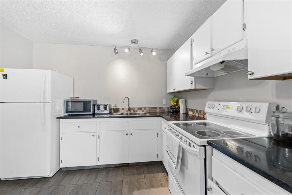 Listing A2049325 - Large Photo # 12