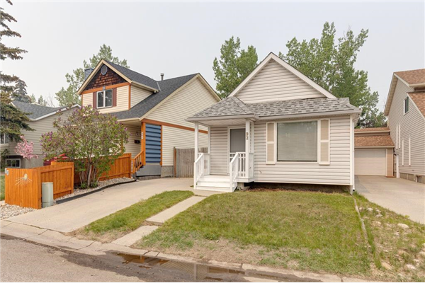 92 Strandell Crescent SW, Calgary