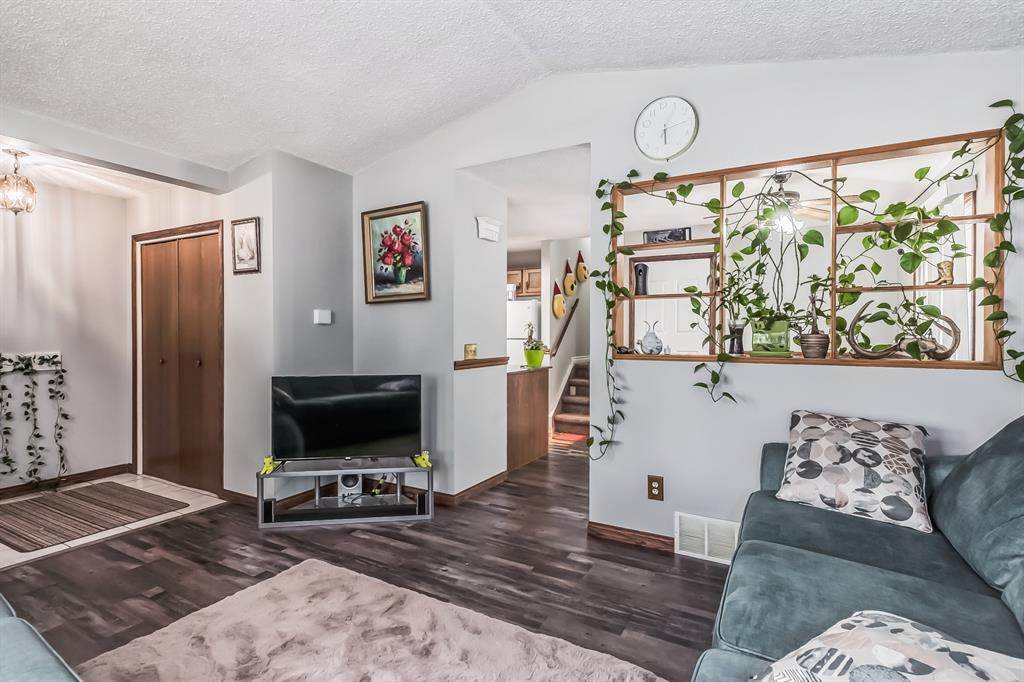 Listing A2051093 - Large Photo # 23