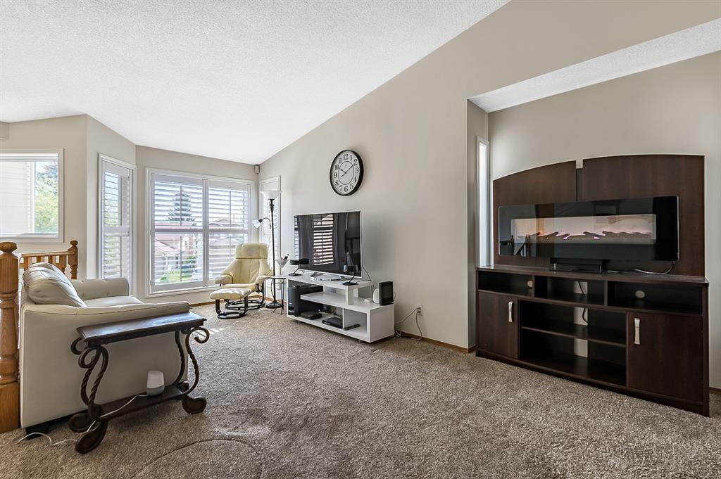 Listing A2051436 - Large Photo # 3