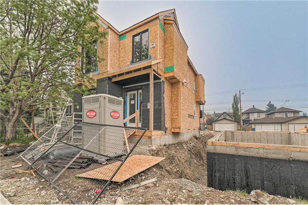 419 7A Street NE, Calgary