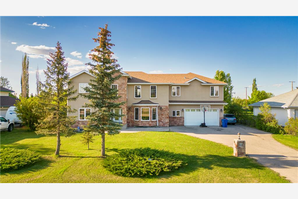 713 East Lakeview Road, Chestermere