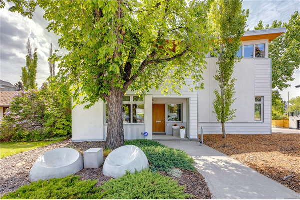 2239 31 Avenue SW, Calgary
