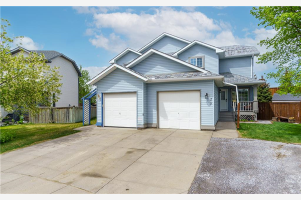 200 Quigley Close, Cochrane