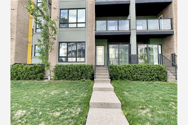 611 Edmonton Trail NE, Calgary