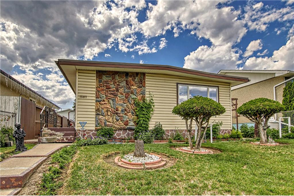 1507 44 Street SE, Calgary