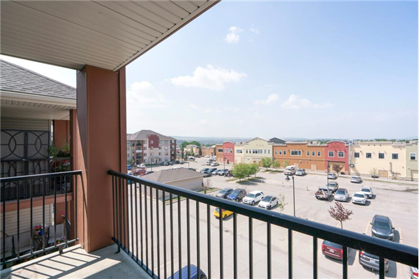 505 Railway Street W, Cochrane