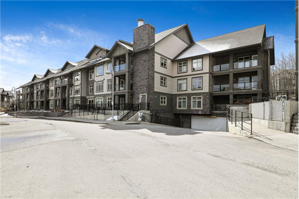 25 Aspenmont Heights SW, Calgary
