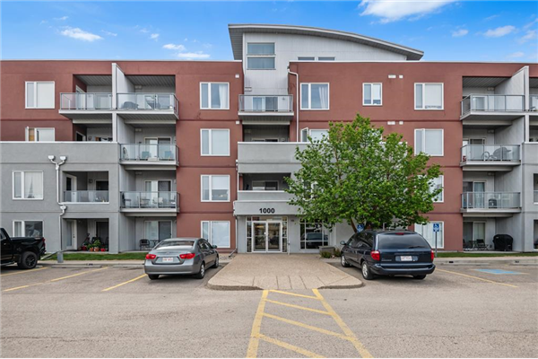 604 East Lake Boulevard NE, Airdrie