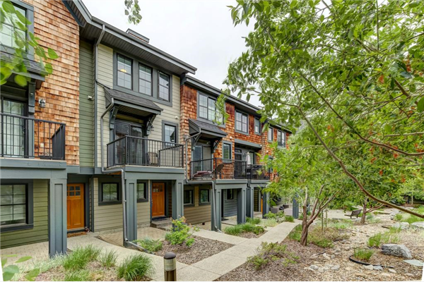 227 Ascot Circle SW, Calgary