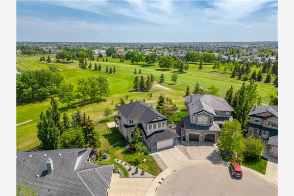 429 Fairways Mews NW, Airdrie