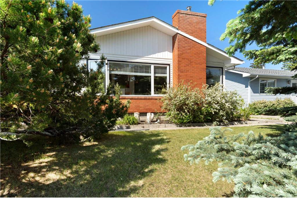 7071 Silverview Drive NW, Calgary