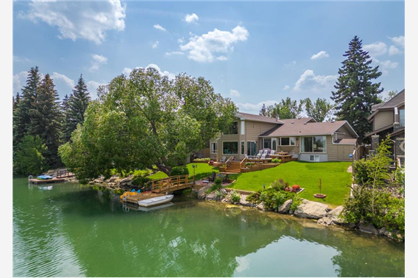 532 Lake Moraine Green SE, Calgary