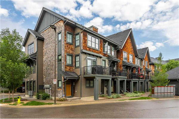 311 Ascot Circle SW, Calgary