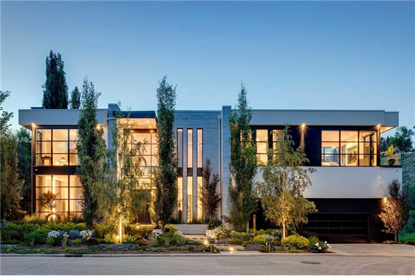 300 37 Avenue SW, Calgary