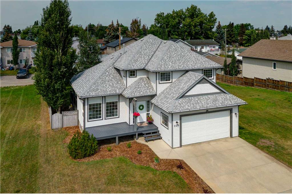 220 Parkview Estates, Strathmore
