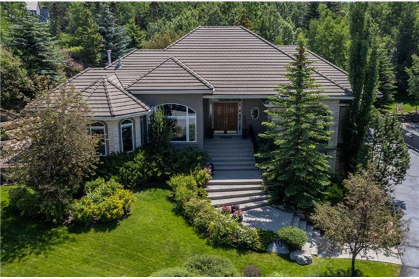 10 Slopeview Drive SW, Calgary