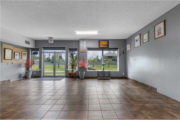86 Erin Woods Court SE, Calgary