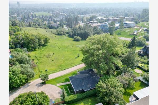 1231 17 Street NW, Calgary