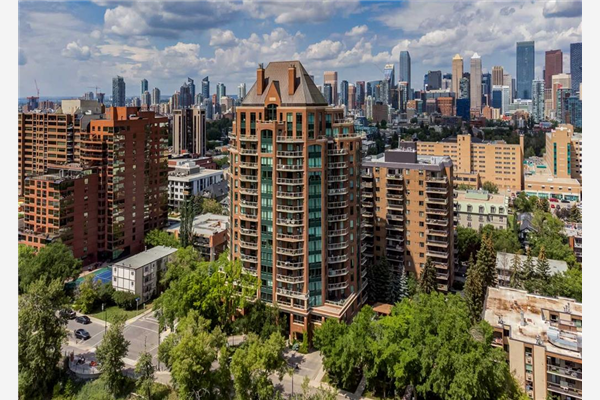 228 26 Avenue SW, Calgary