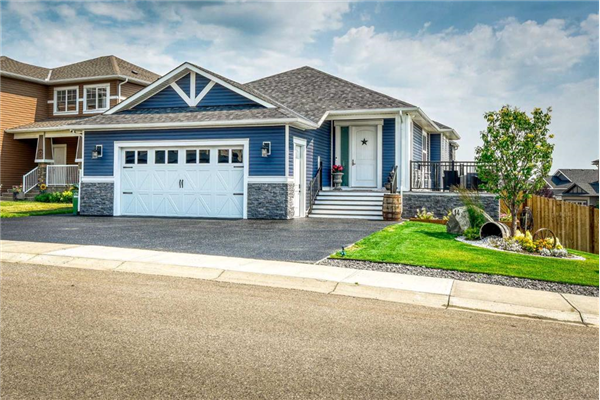 14 Lakes Estates Circle, Strathmore