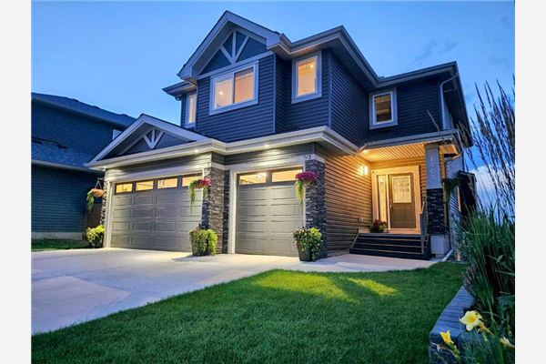 1465 Aldrich Place, Carstairs