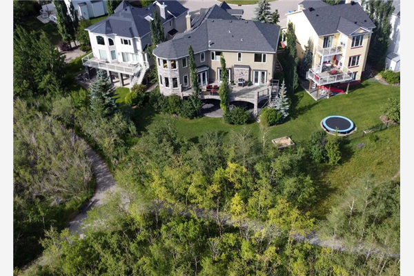 102 Cougar Ridge View SW, Calgary