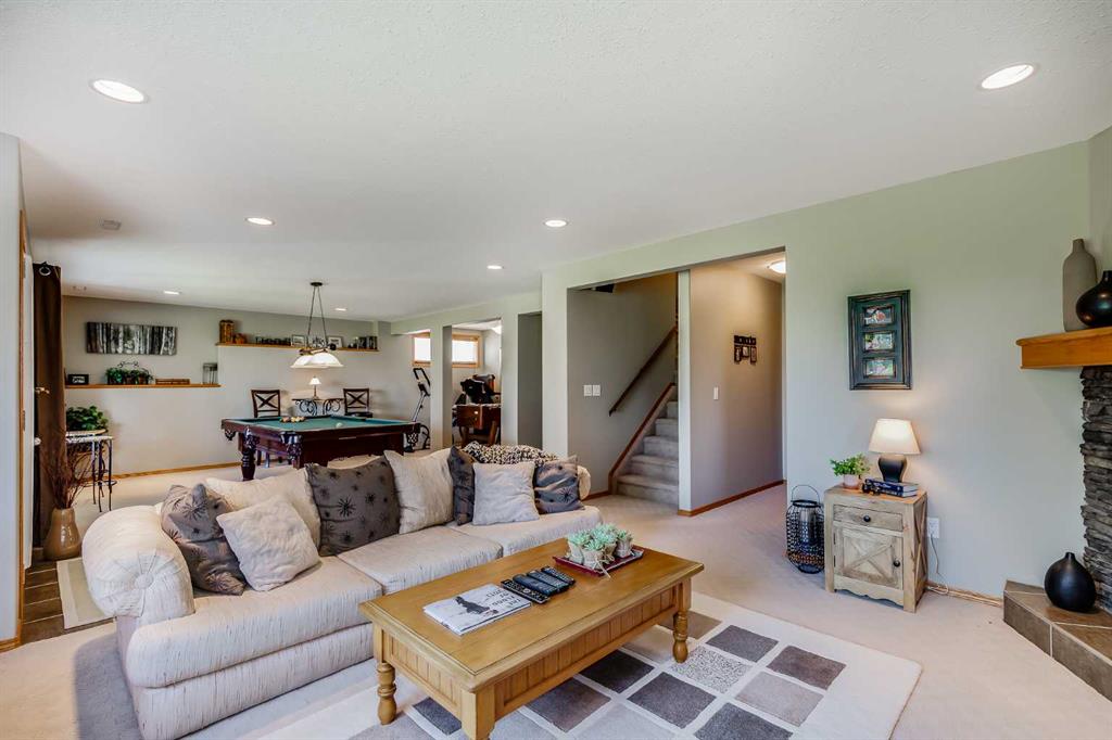 418 Fairways Mews NW