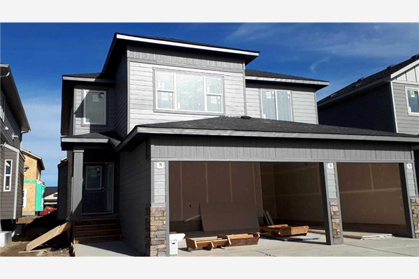 806 Mandalay Boulevard, Carstairs