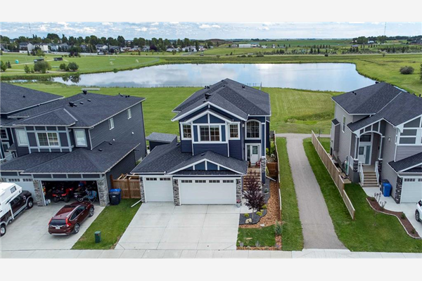 1477 Aldrich Place, Carstairs