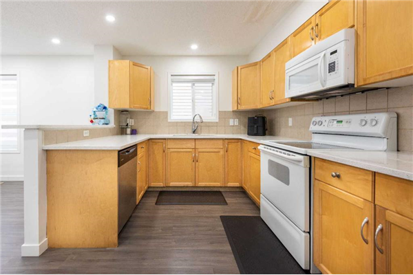 706 Luxstone Gate SW, Airdrie