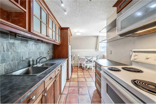2140 17A Street SW, Calgary