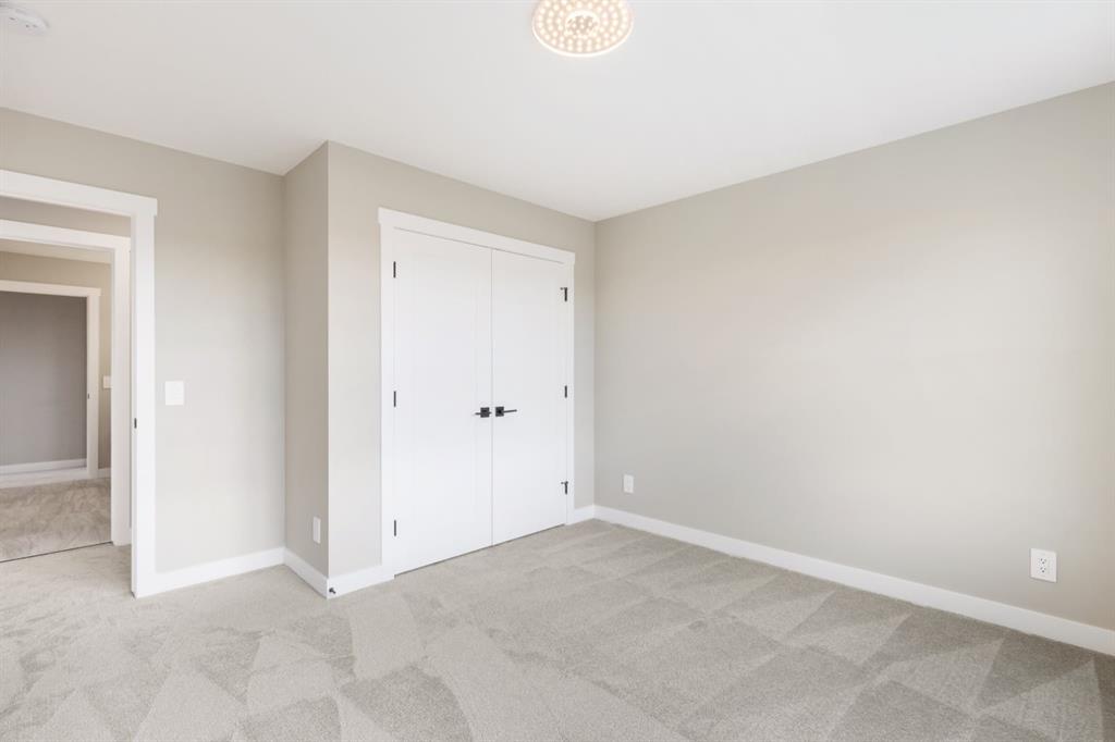 231 kinniburgh Loop