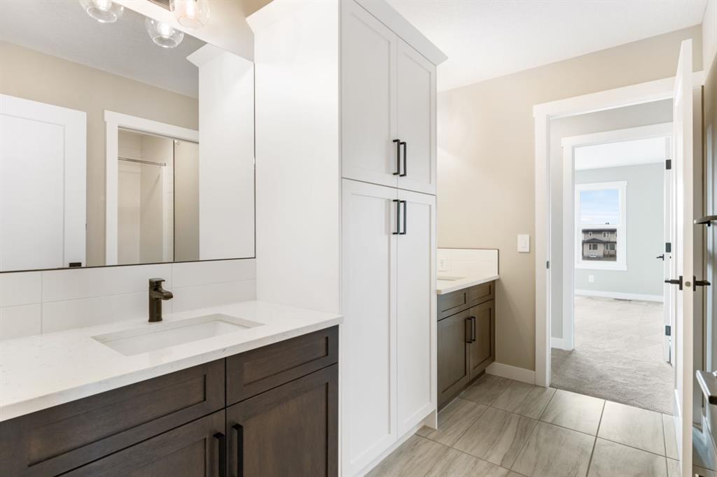 231 kinniburgh Loop