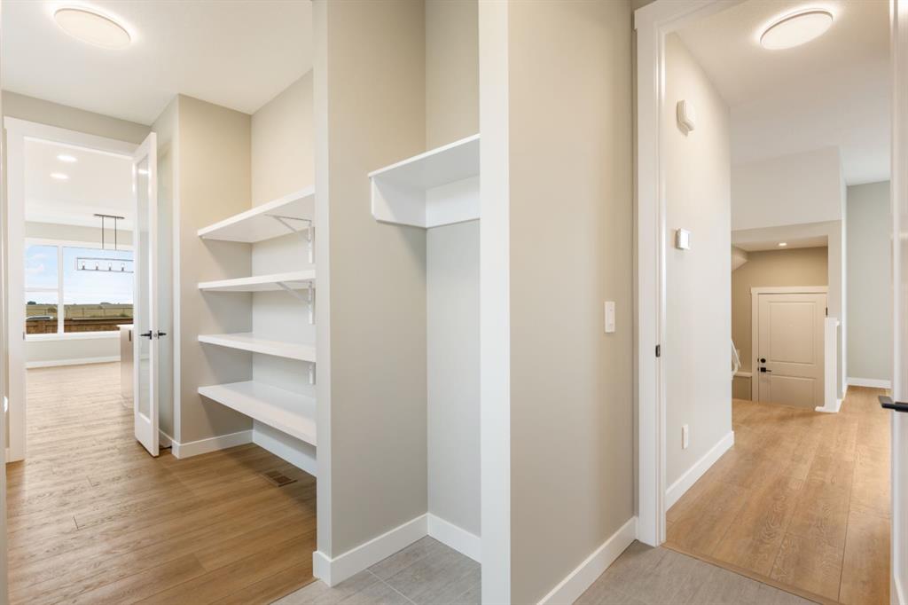 231 kinniburgh Loop