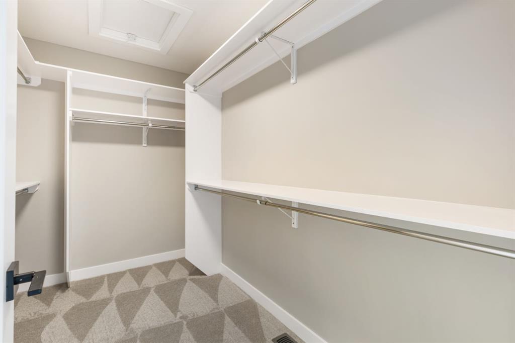 231 kinniburgh Loop