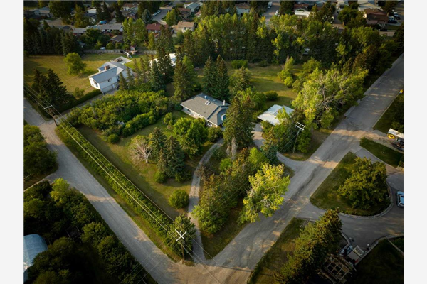 6407 58 Street NW, Calgary