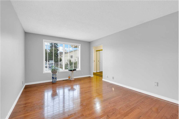 39 Erin Grove Place SE, Calgary