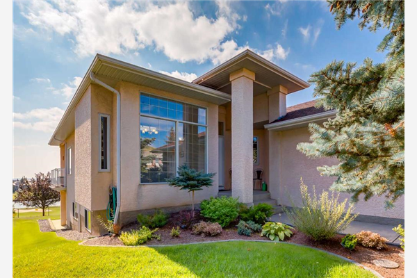 112 Gleneagles Close, Cochrane