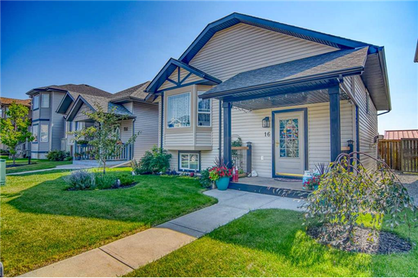 16 Luxstone Crescent SW, Airdrie