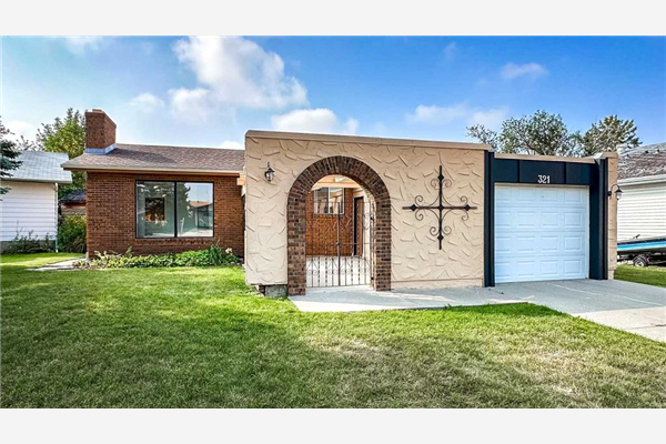 321 Thorndale Place, Strathmore