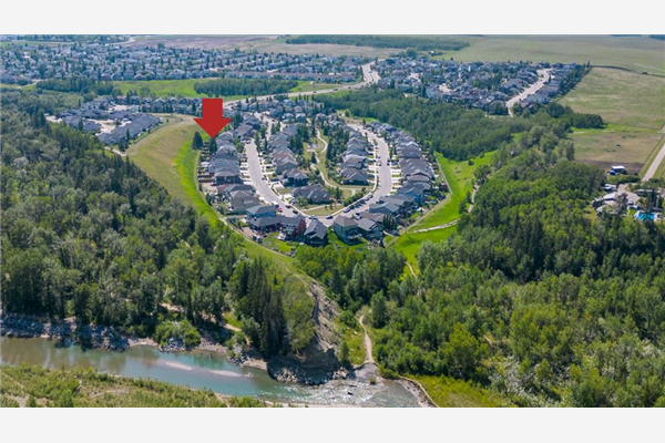 68 Sheep River Cove, Okotoks